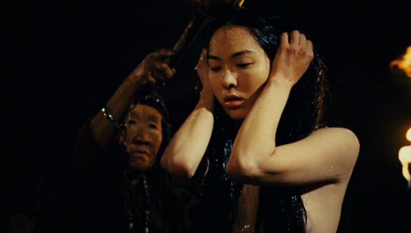 Кадр з фільму "Келін"